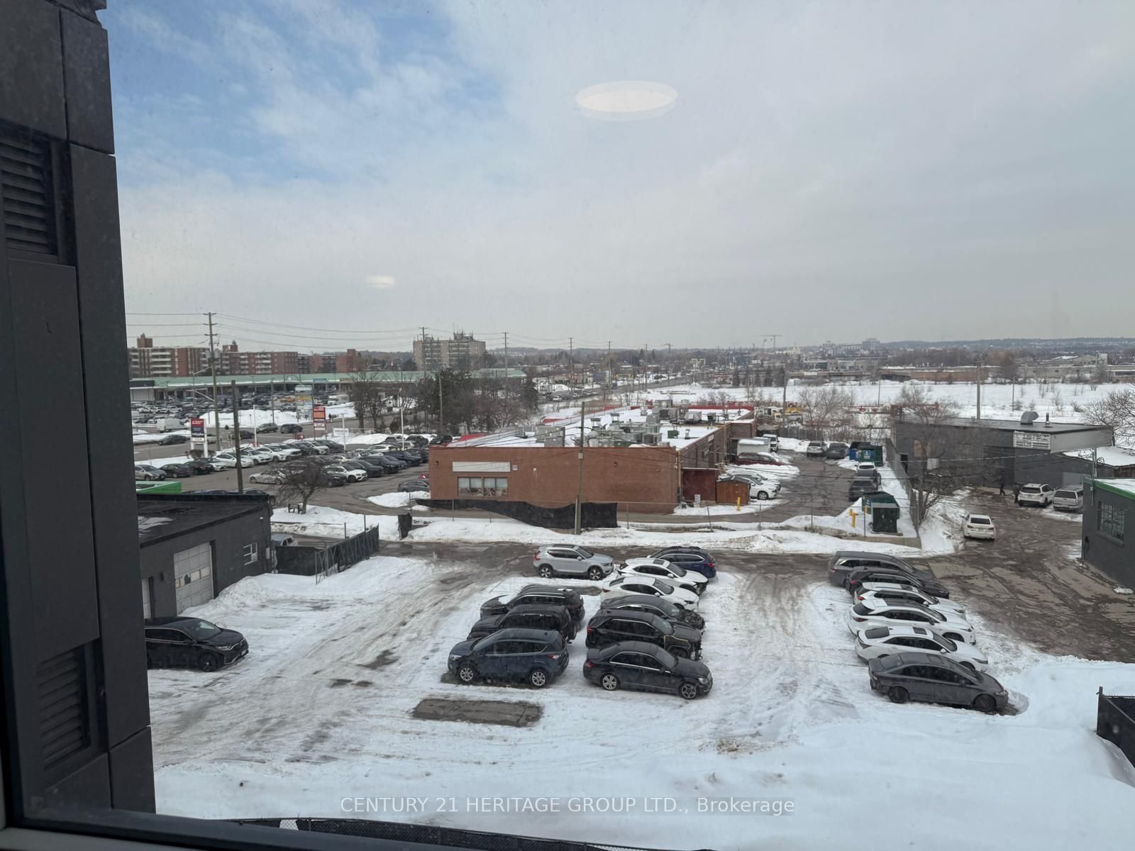 Photo 7 of Unit 419, 10415 Yonge St, Richmond Hill, Crosby — HOMEH