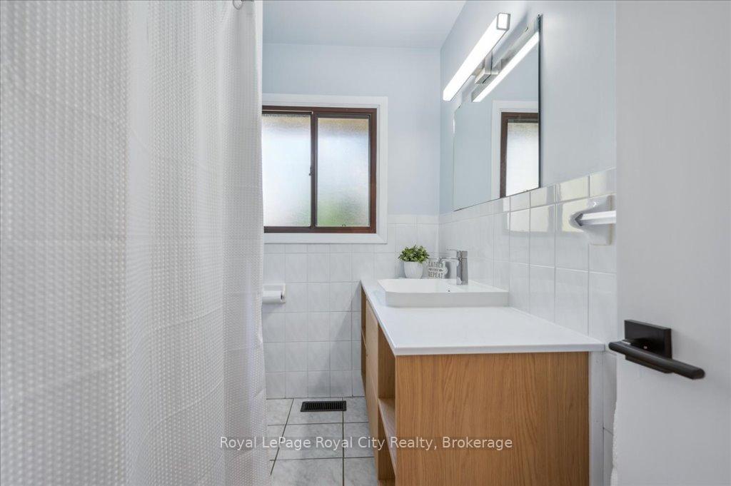 Photo 20 of 320 Victoria Road N, Guelph, Riverside Park — HOMEH