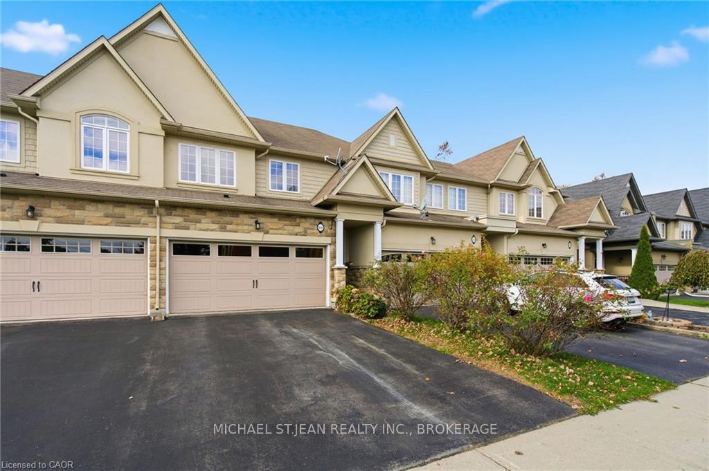 Photo 2 of 106 Maplevale Drive, Hamilton, Meadowlands — HOMEH