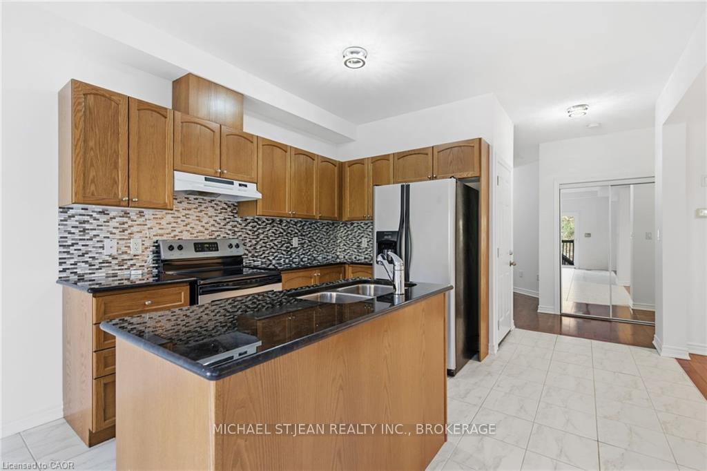 Photo 14 of 106 Maplevale Drive, Hamilton, Meadowlands — HOMEH