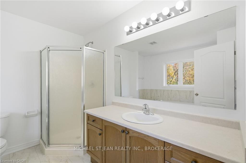 Photo 22 of 106 Maplevale Drive, Hamilton, Meadowlands — HOMEH
