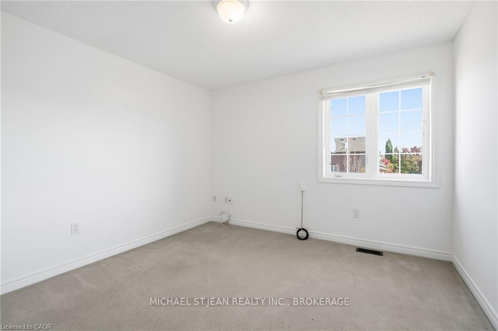 Photo 24 of 106 Maplevale Drive, Hamilton, Meadowlands — HOMEH