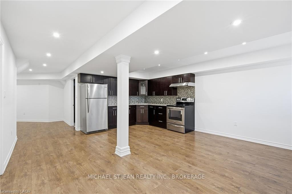 Photo 32 of 106 Maplevale Drive, Hamilton, Meadowlands — HOMEH