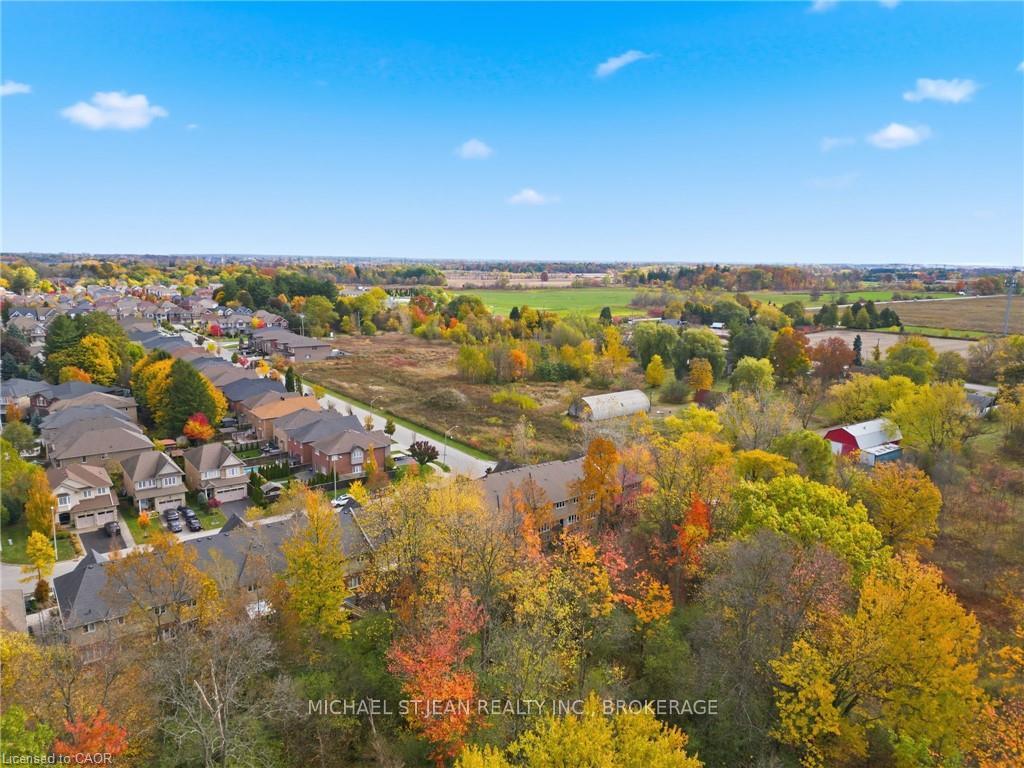 Photo 42 of 106 Maplevale Drive, Hamilton, Meadowlands — HOMEH