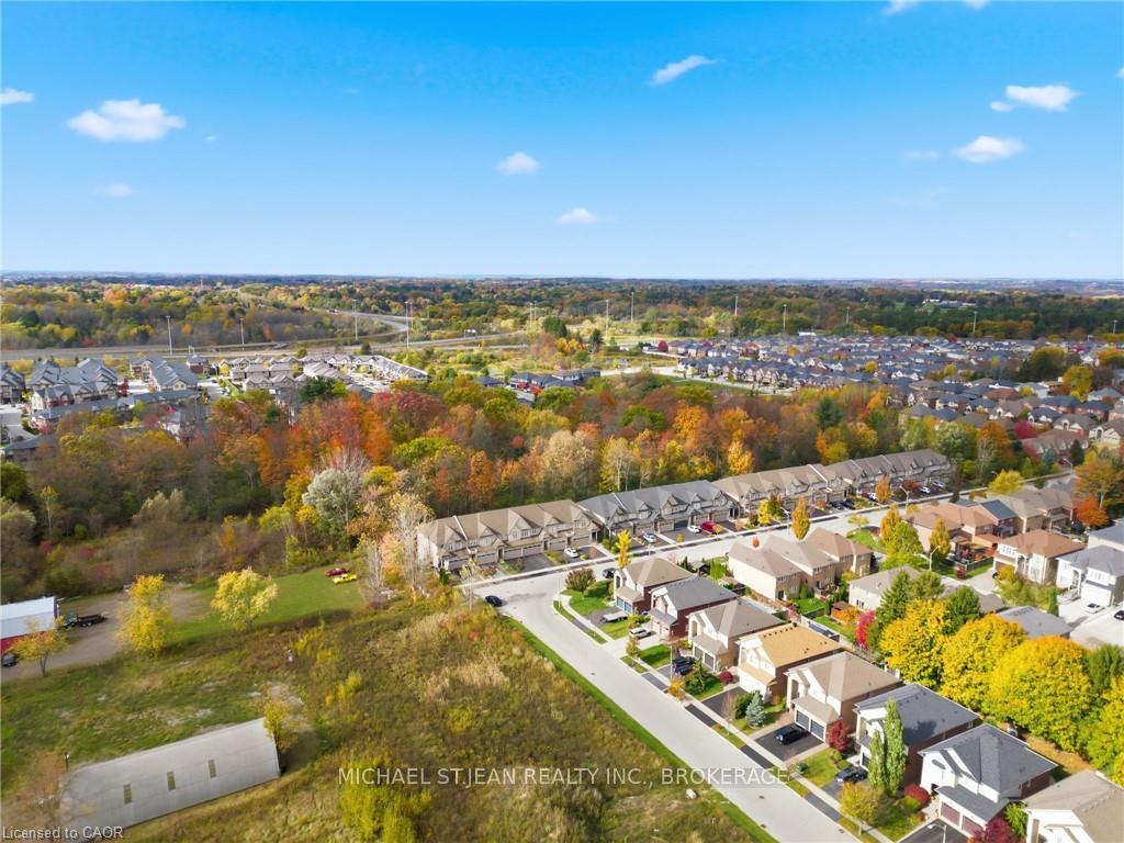 Photo 43 of 106 Maplevale Drive, Hamilton, Meadowlands — HOMEH