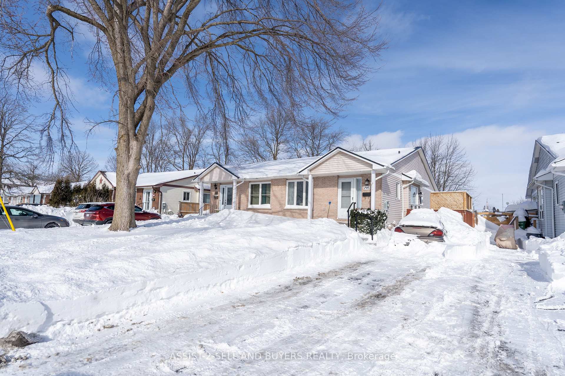 Photo 2 of 795 Laflin Street, Cornwall — HOMEH