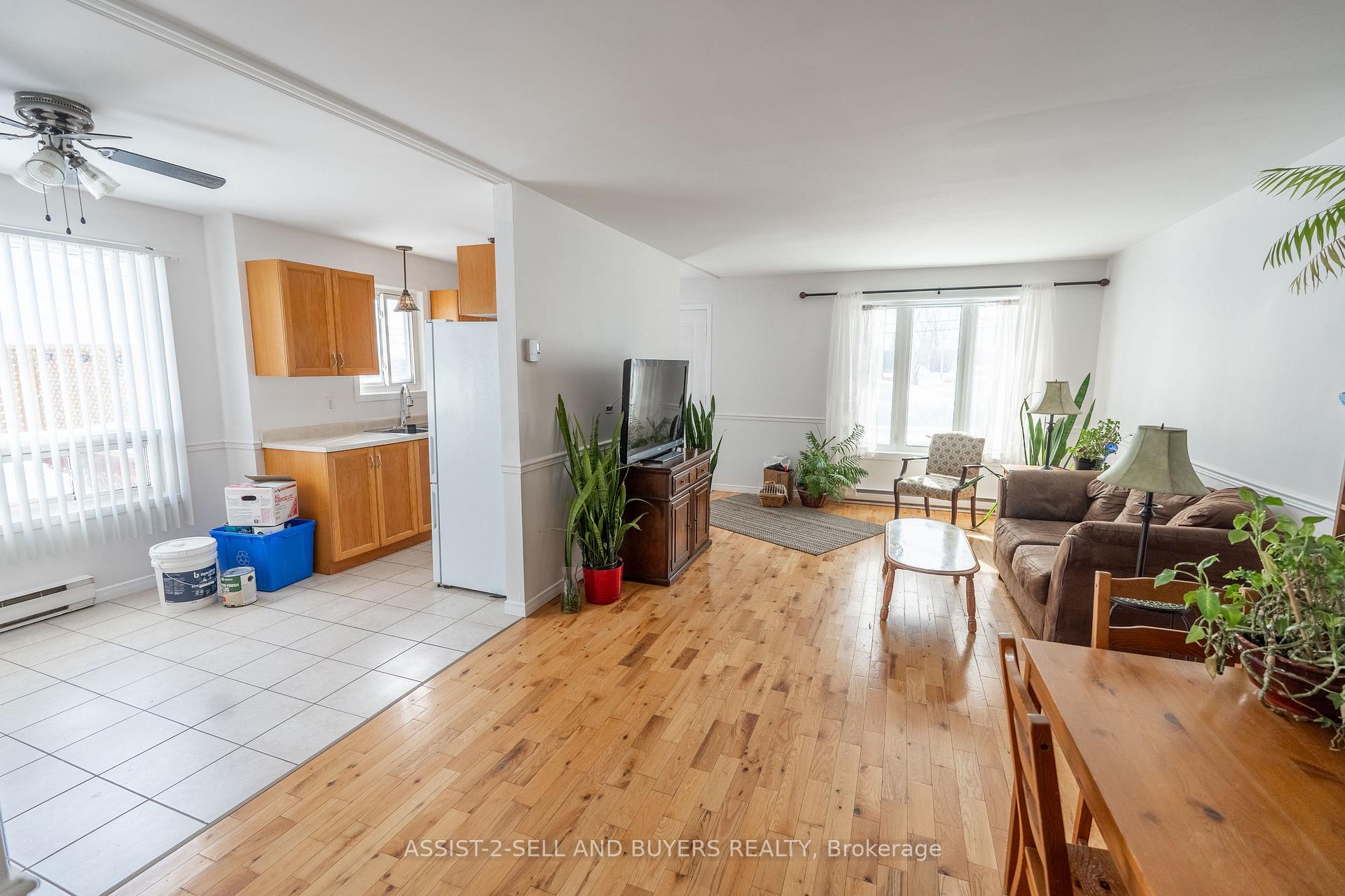 Photo 4 of 795 Laflin Street, Cornwall — HOMEH