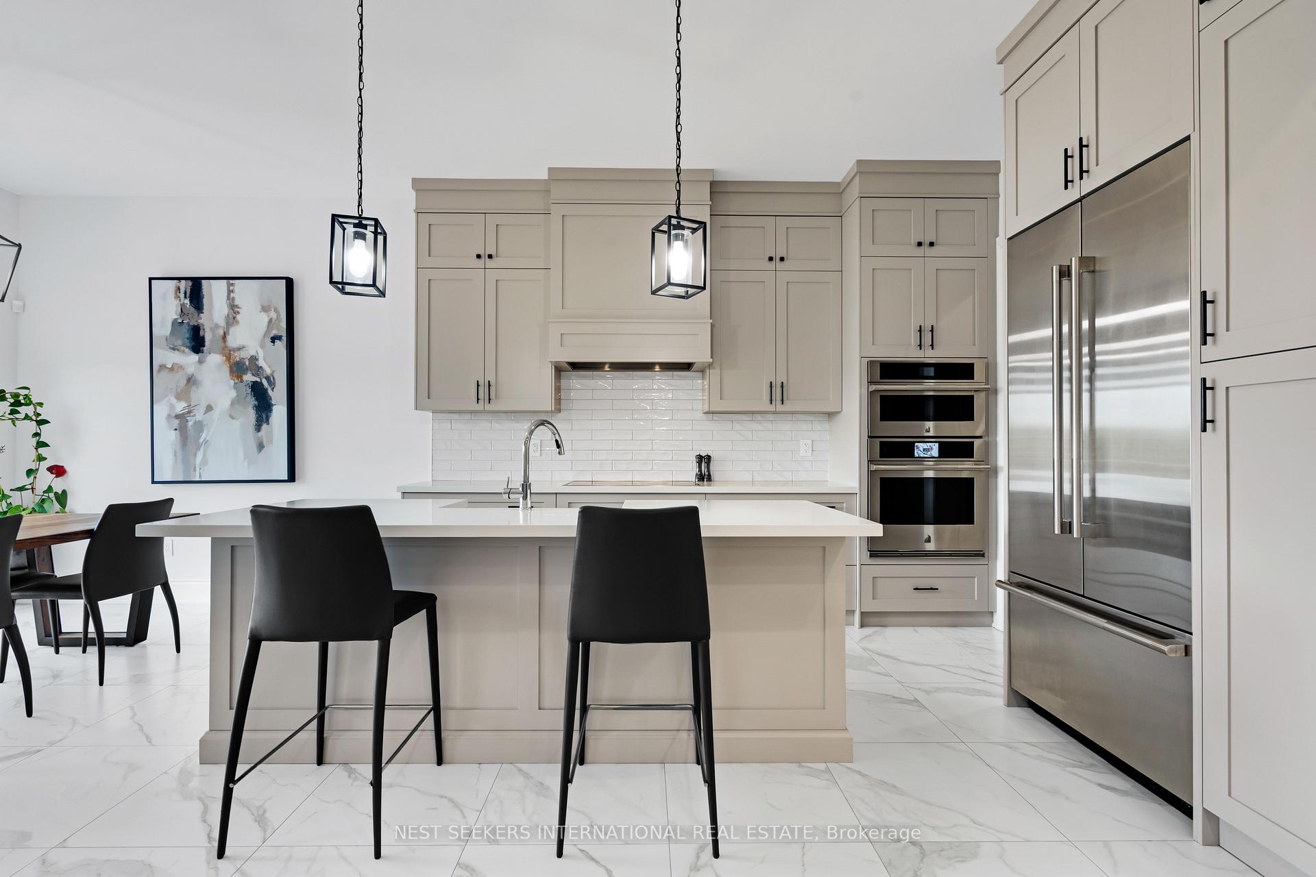 Photo 4 of 21 Clover Bend Terrace, Caledon, Bolton East — HOMEH