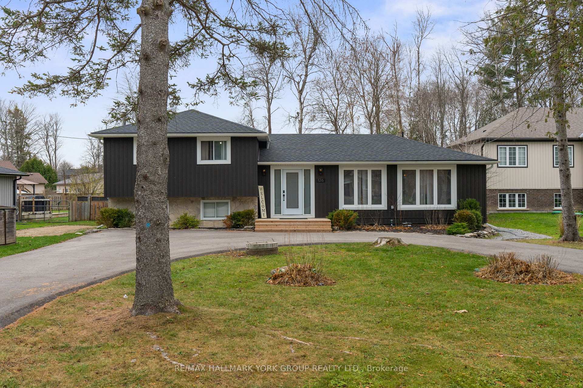 Front of 126 Pinecrest Road