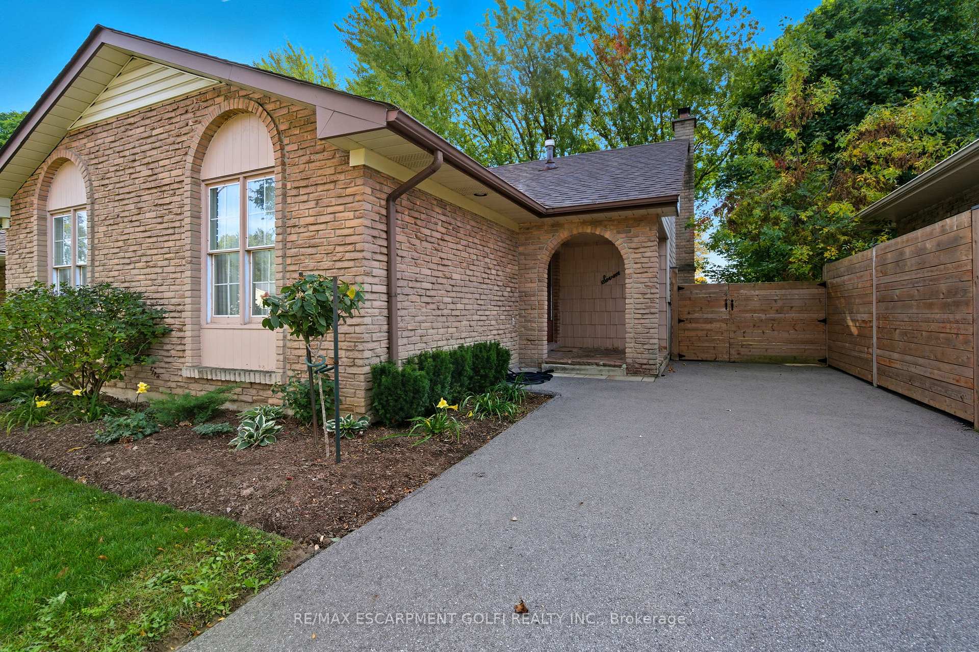 Photo 2 of 7 Farmer Court, Hamilton, Fessenden — HOMEH