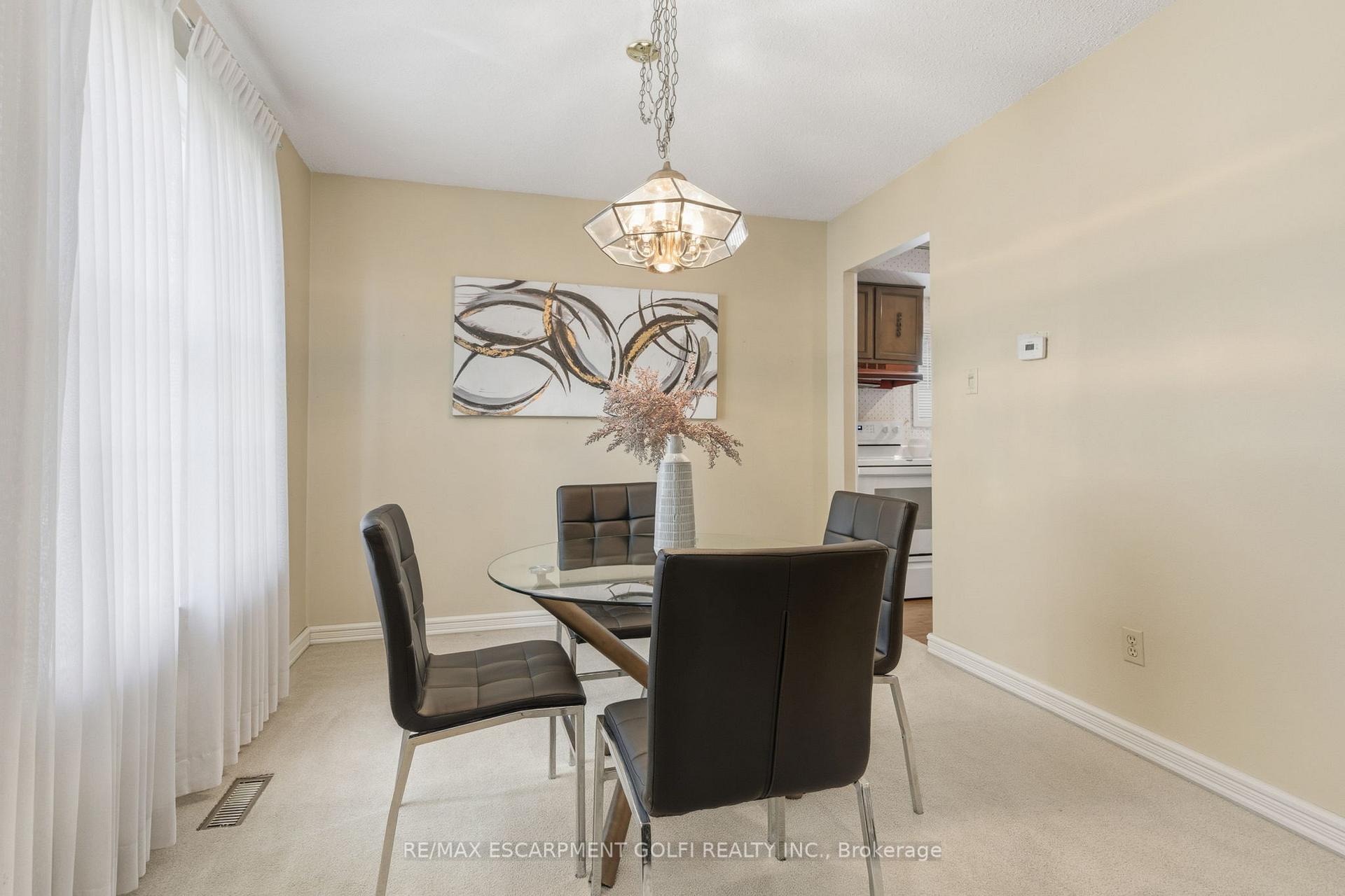 Photo 11 of 7 Farmer Court, Hamilton, Fessenden — HOMEH