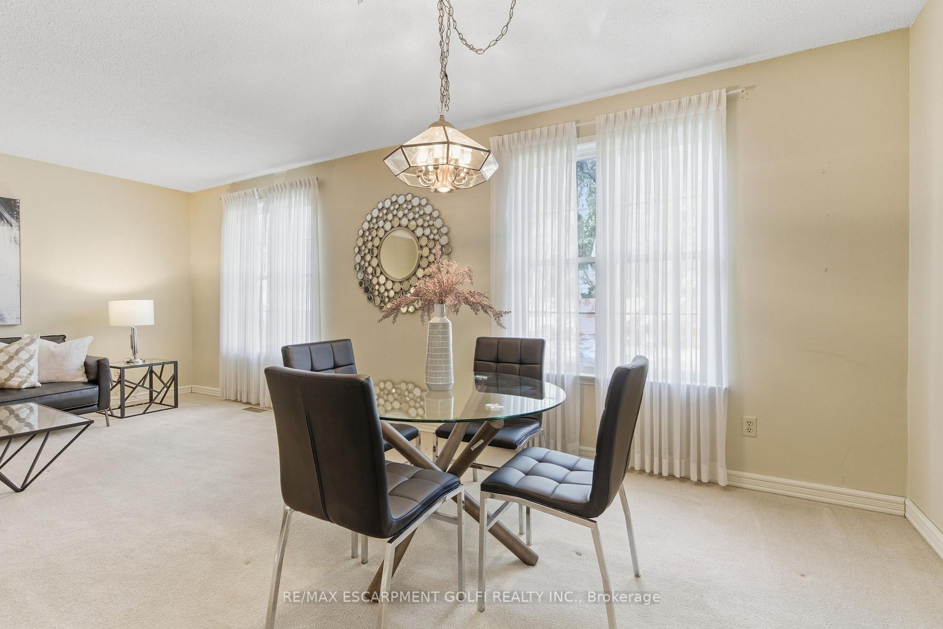 Photo 12 of 7 Farmer Court, Hamilton, Fessenden — HOMEH