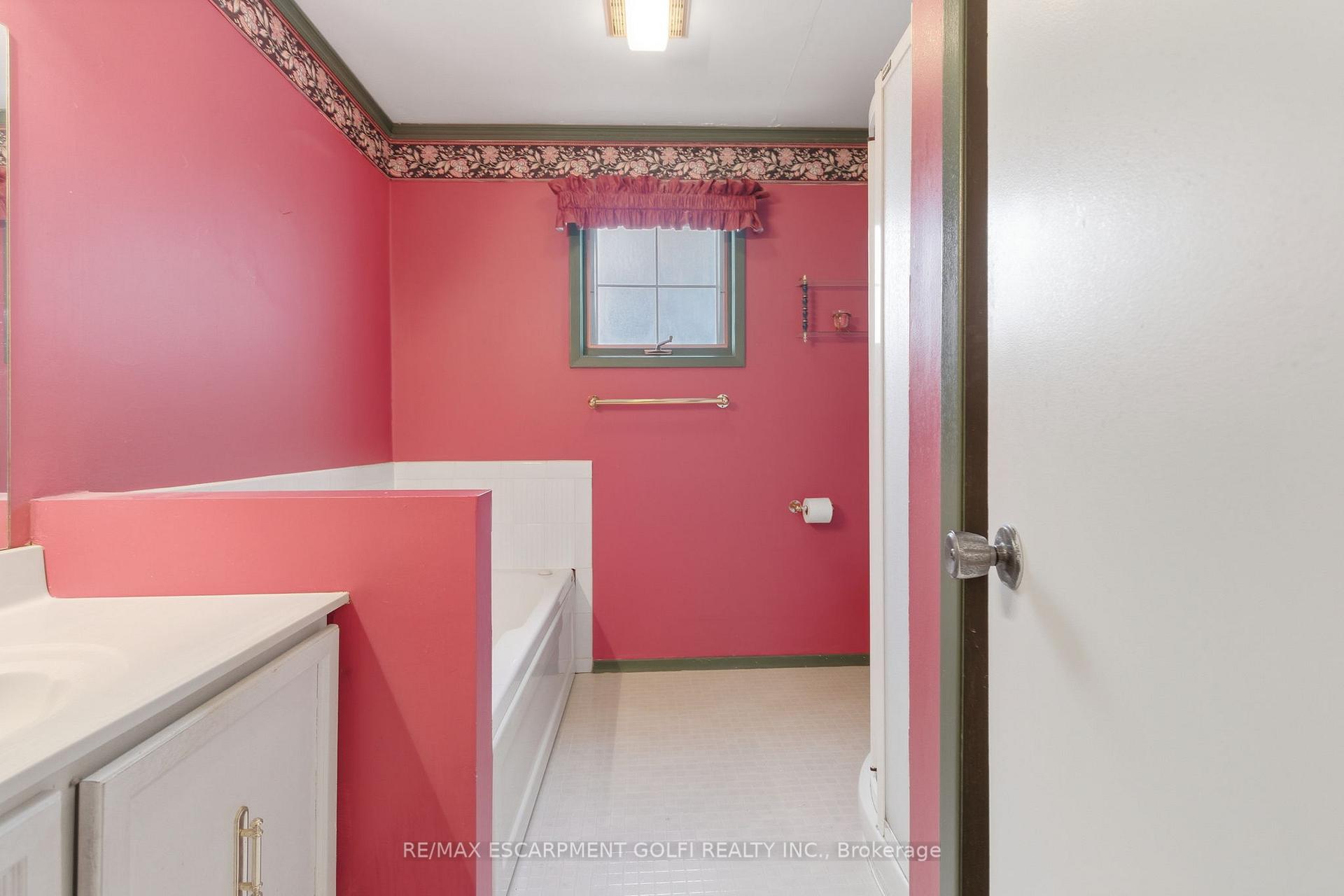 Photo 30 of 7 Farmer Court, Hamilton, Fessenden — HOMEH