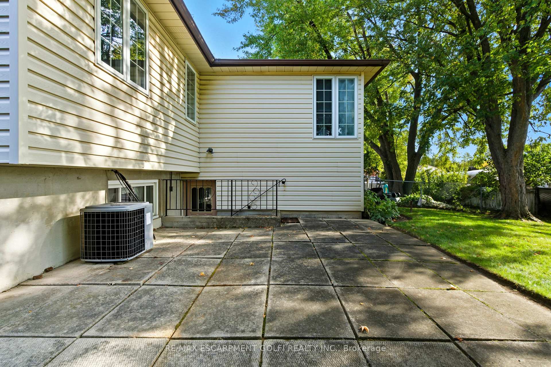 Photo 40 of 7 Farmer Court, Hamilton, Fessenden — HOMEH