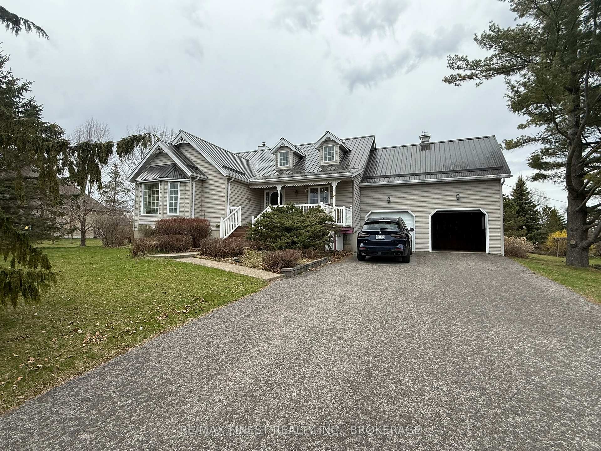 Front of 4602 Deer Run Way