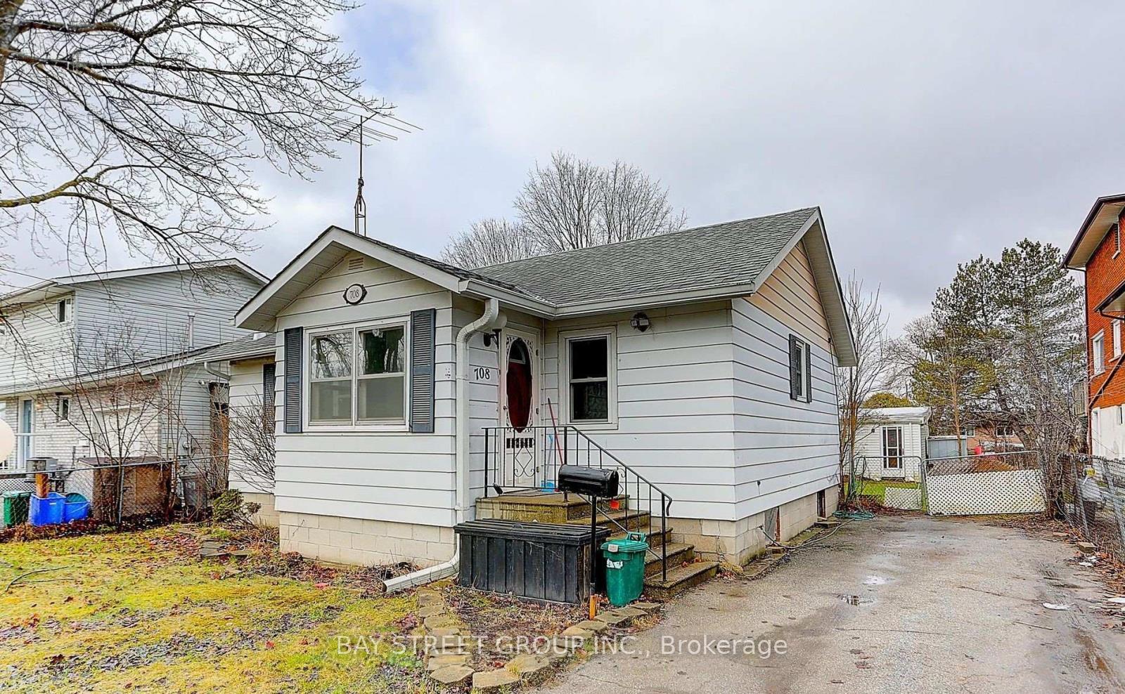 Photo 1 of 708 Lake Drive S, Georgina, Keswick South — HOMEH