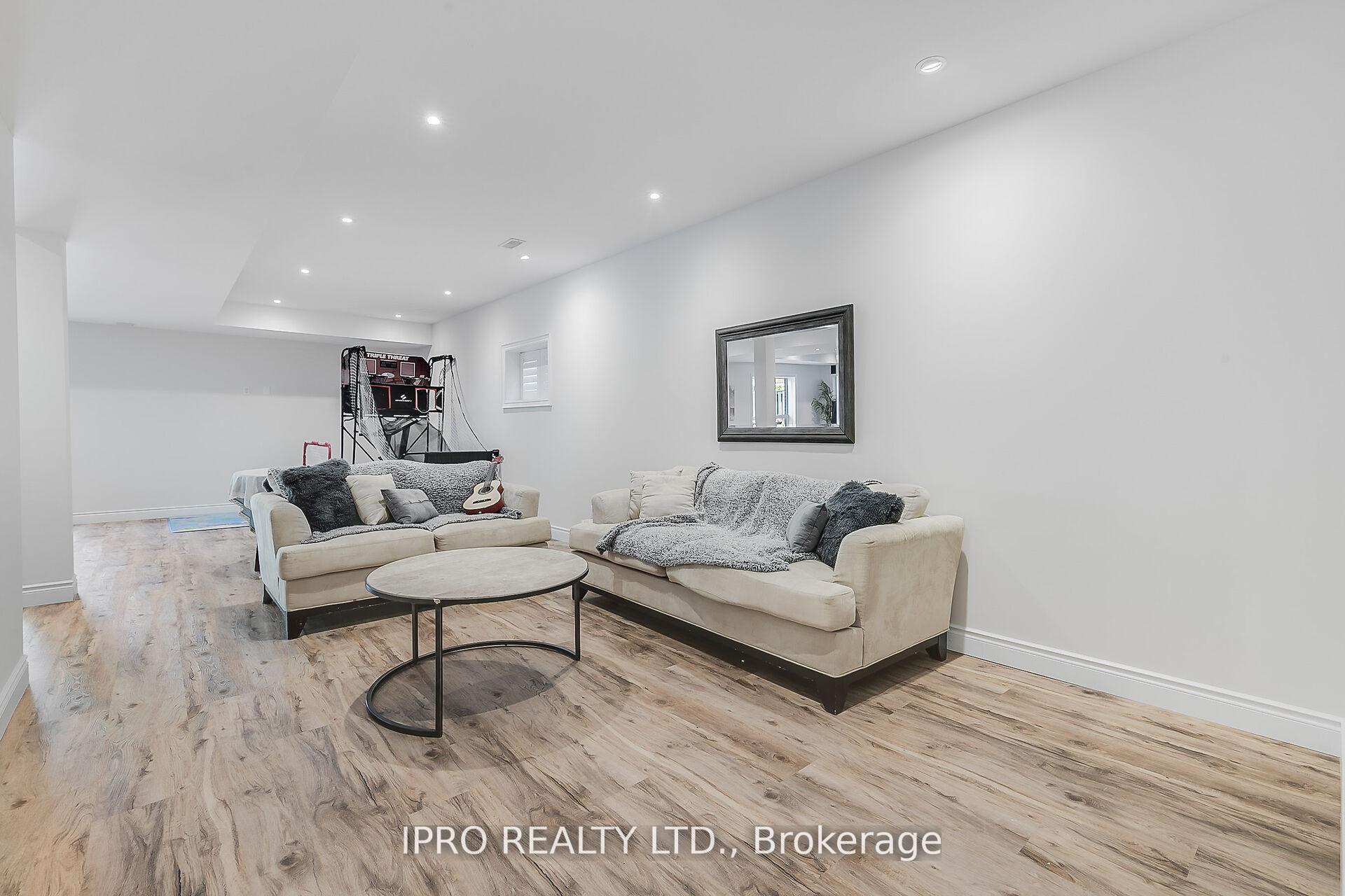 Photo 22 of 19 Westra Drive, Guelph, Willow West/Sugarbush/West Acres — HOMEH
