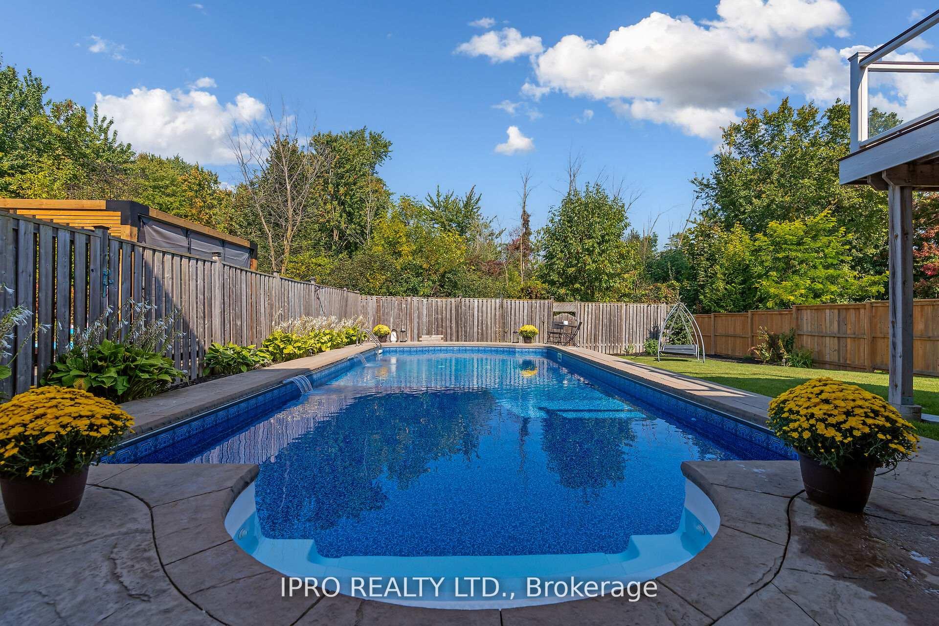 Photo 27 of 19 Westra Drive, Guelph, Willow West/Sugarbush/West Acres — HOMEH