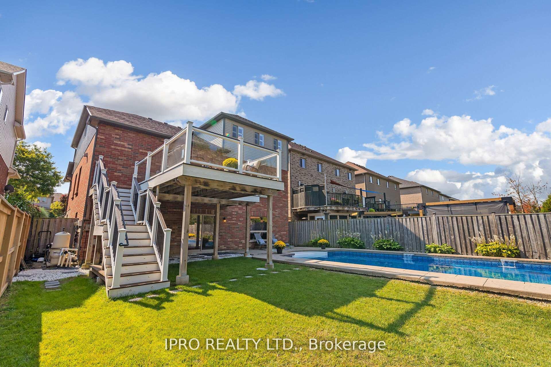 Photo 34 of 19 Westra Drive, Guelph, Willow West/Sugarbush/West Acres — HOMEH