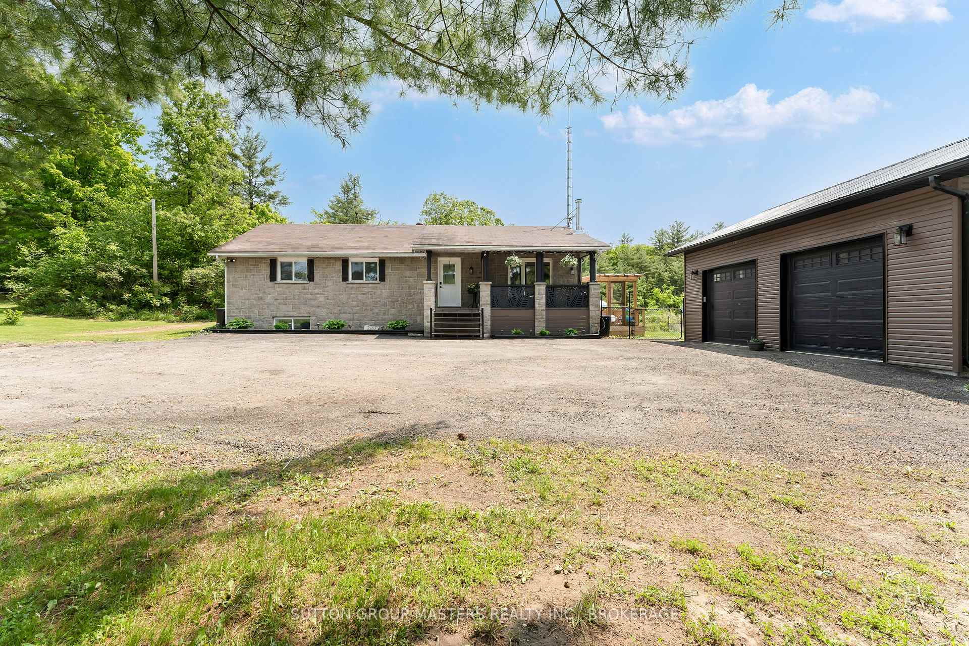 Photo 4 of 2103 Burnt Hills Road, Frontenac, Frontenac South — HOMEH
