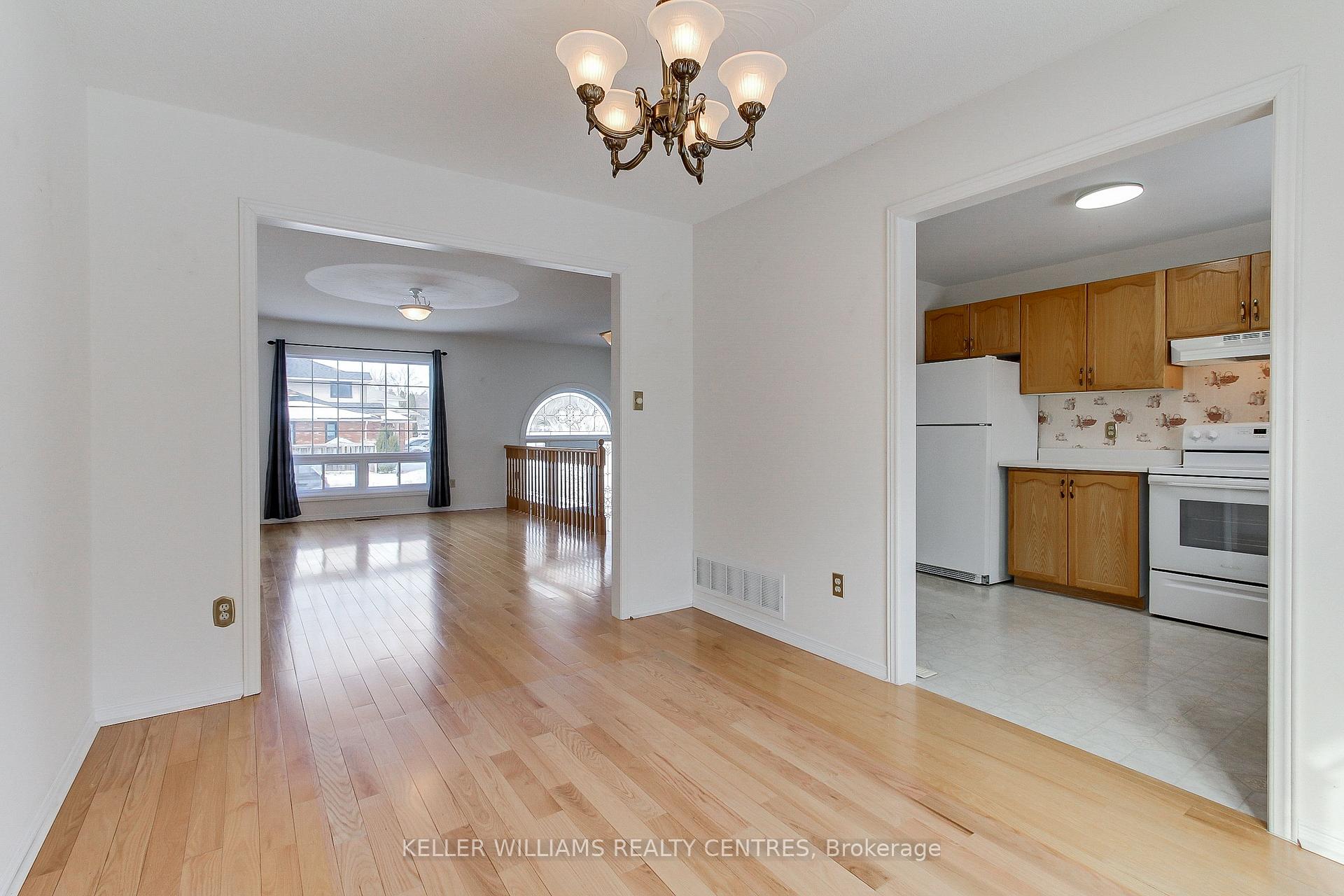 Photo 9 of 271 Tampa Drive, Georgina, Keswick South — HOMEH