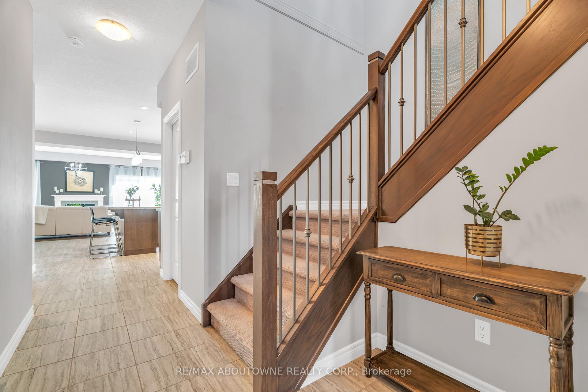 Photo 6 of 175 Dallan Drive, Guelph, Pineridge/Westminster Woods — HOMEH