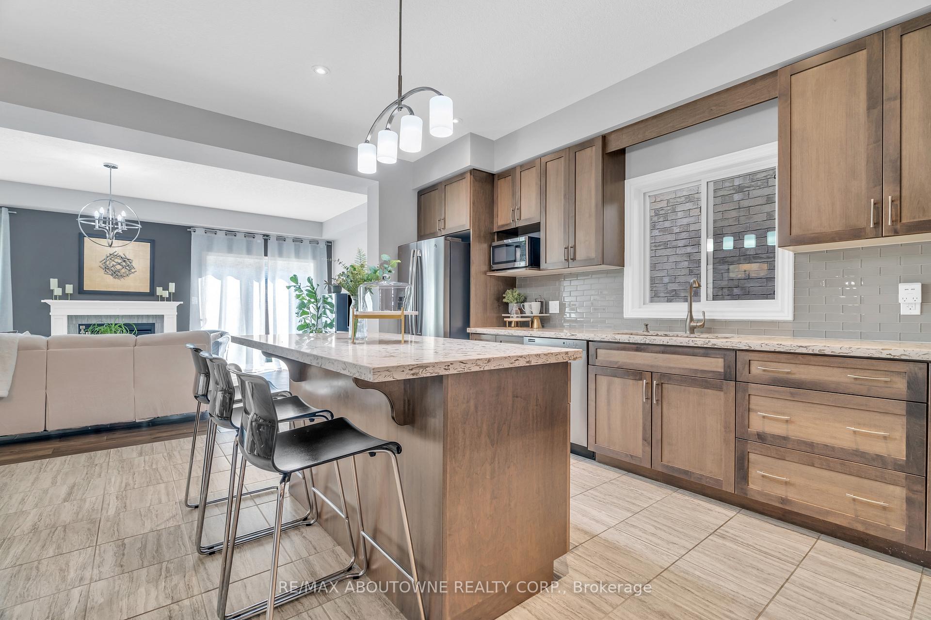 Photo 7 of 175 Dallan Drive, Guelph, Pineridge/Westminster Woods — HOMEH