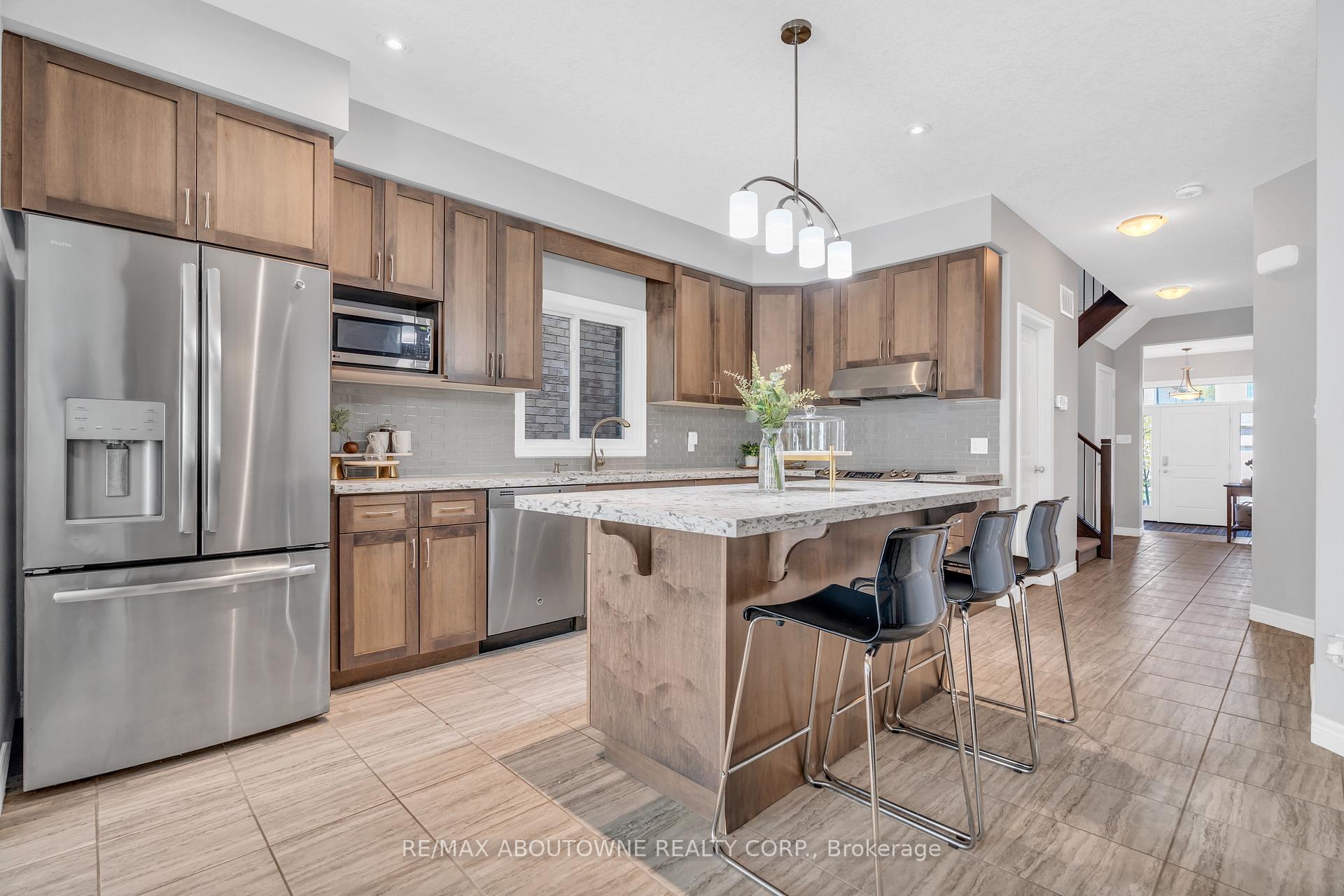 Photo 8 of 175 Dallan Drive, Guelph, Pineridge/Westminster Woods — HOMEH