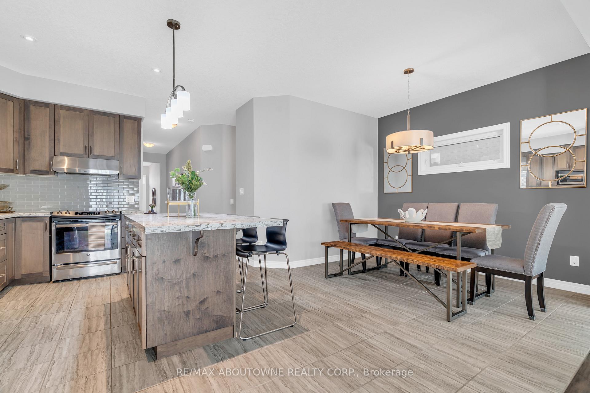 Photo 10 of 175 Dallan Drive, Guelph, Pineridge/Westminster Woods — HOMEH
