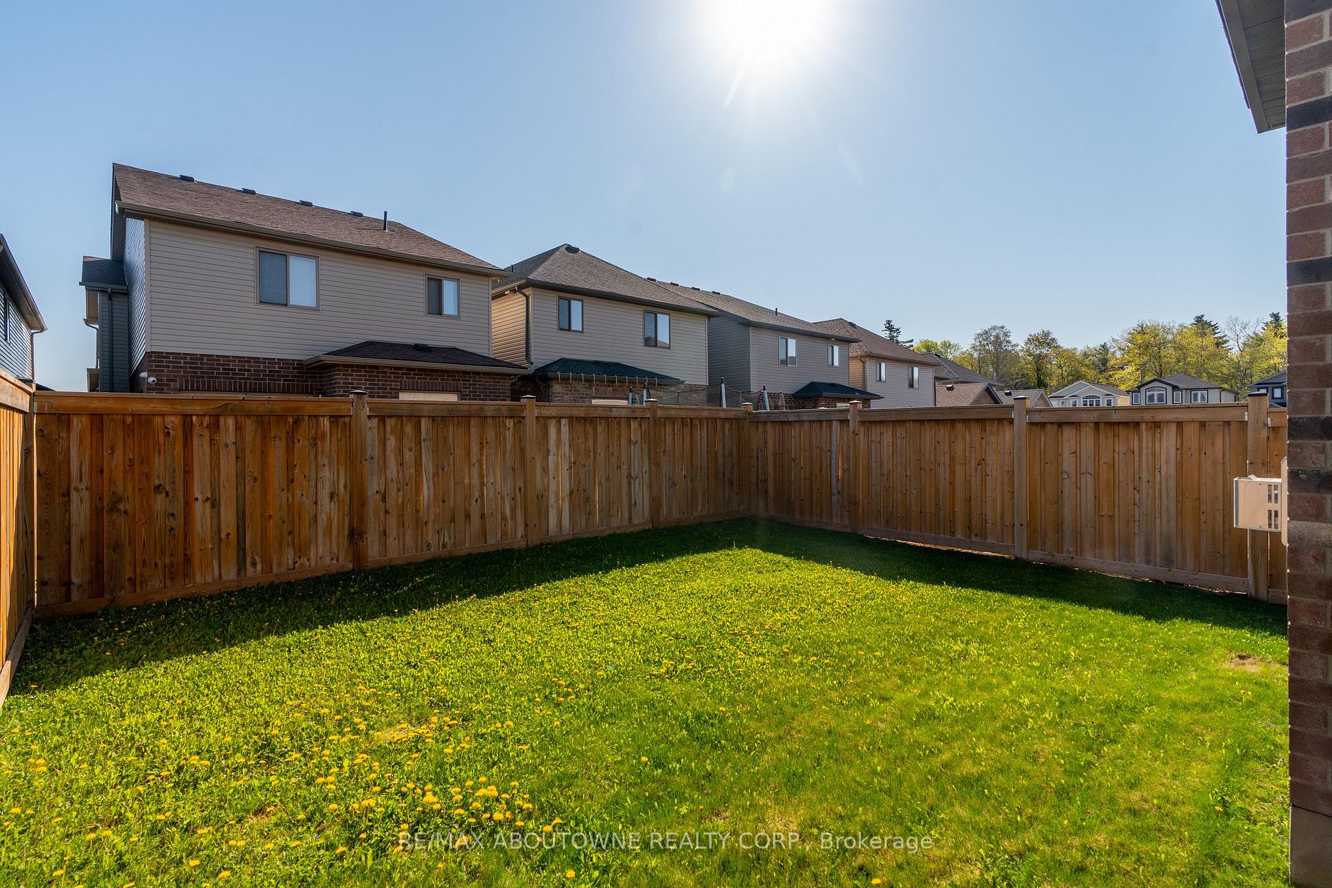 Photo 30 of 175 Dallan Drive, Guelph, Pineridge/Westminster Woods — HOMEH