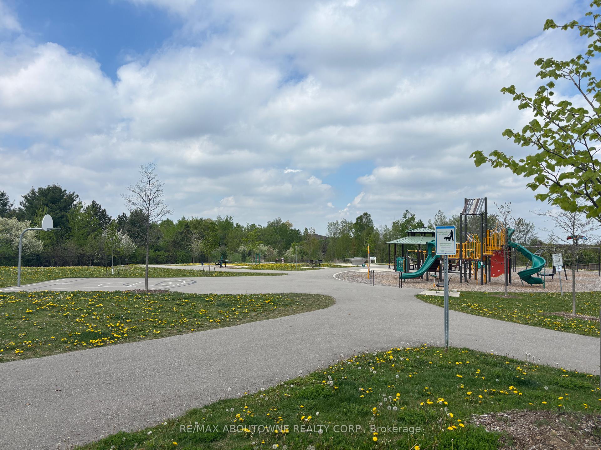 Photo 38 of 175 Dallan Drive, Guelph, Pineridge/Westminster Woods — HOMEH