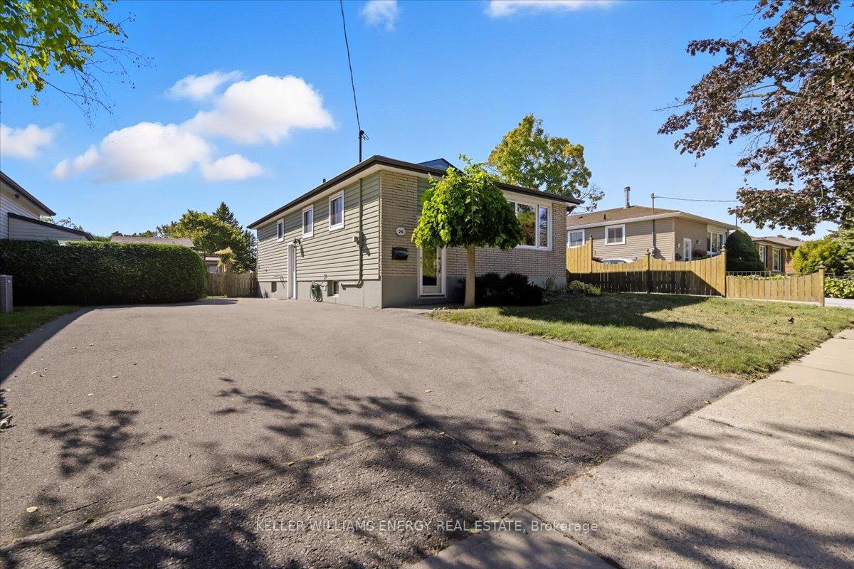 Photo 1 of 26 Strike Avenue, Clarington, Bowmanville — HOMEH