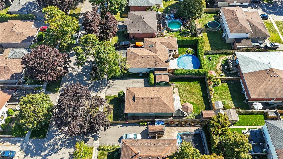 Photo 2 of 26 Strike Avenue, Clarington, Bowmanville — HOMEH
