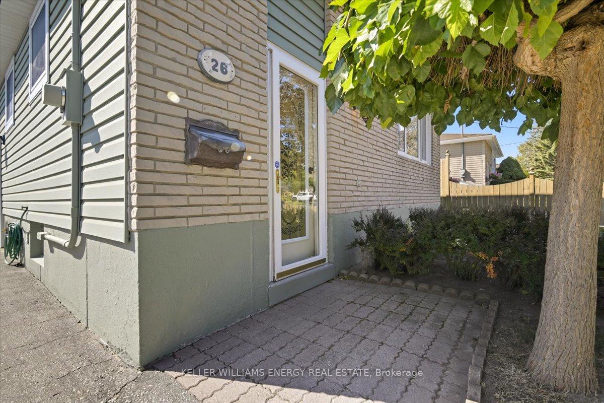 Photo 3 of 26 Strike Avenue, Clarington, Bowmanville — HOMEH