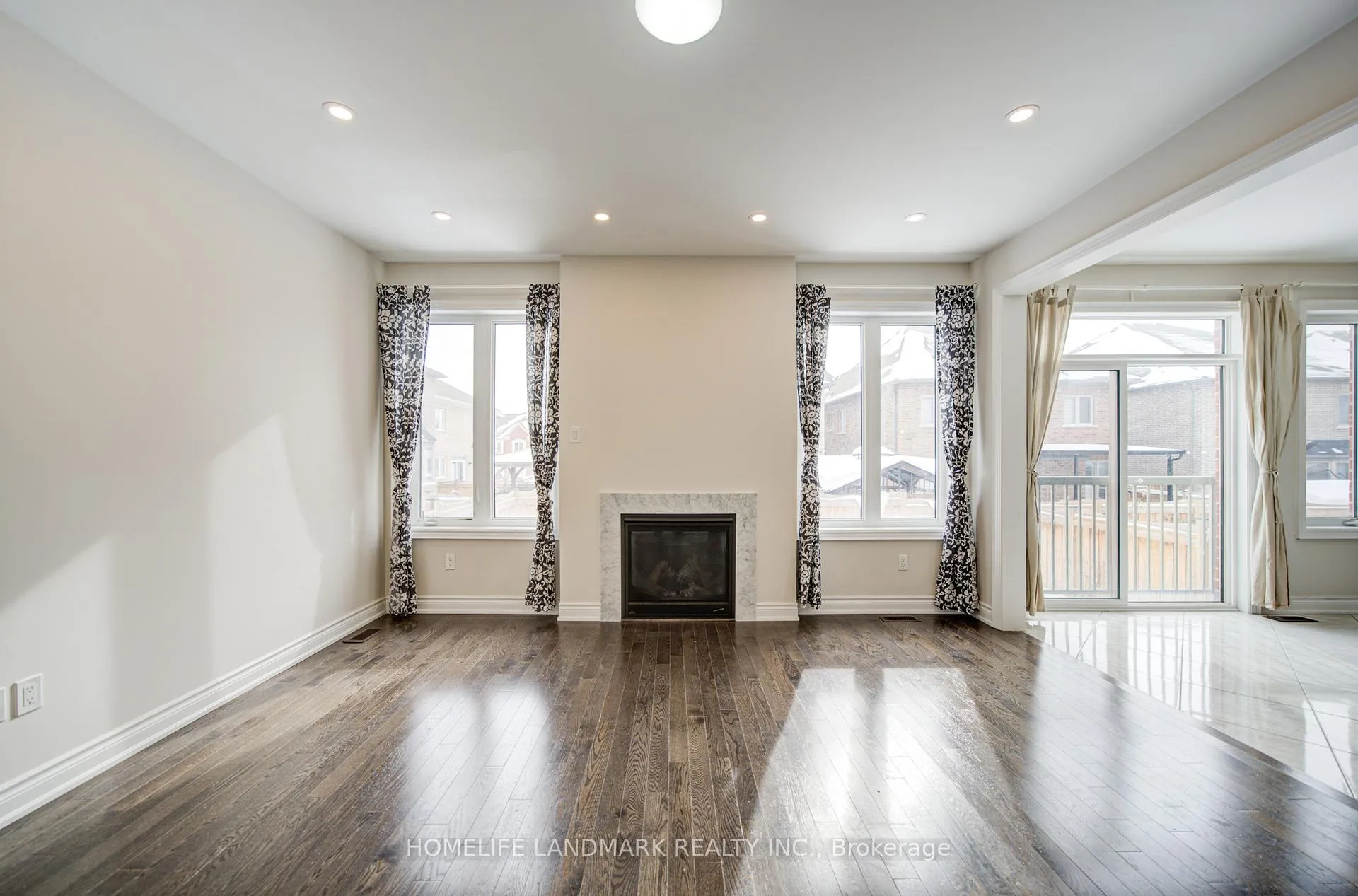 Photo 15 of 9 Rotondo Crescent, Vaughan, Kleinburg — HOMEH