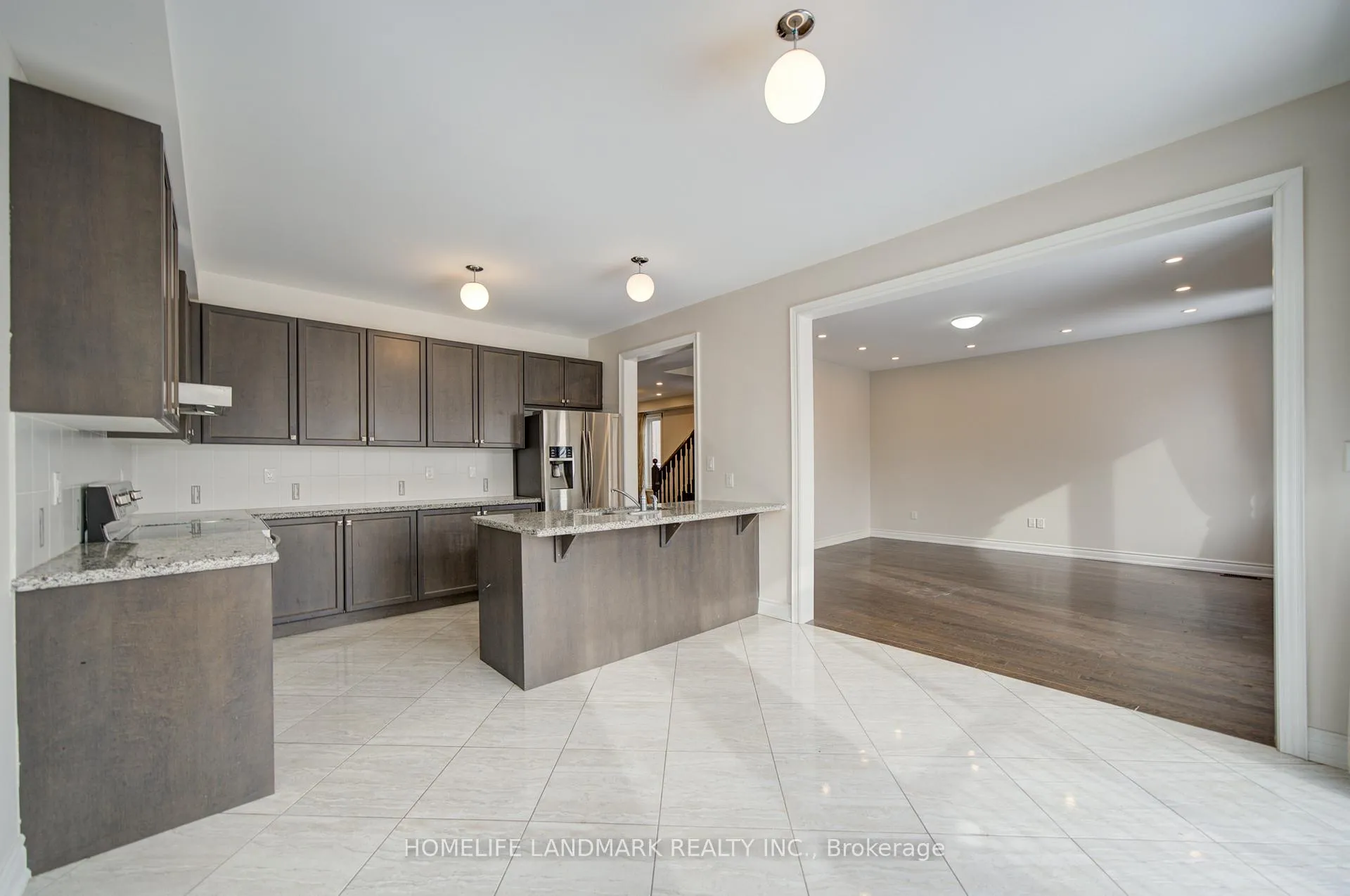 Photo 20 of 9 Rotondo Crescent, Vaughan, Kleinburg — HOMEH
