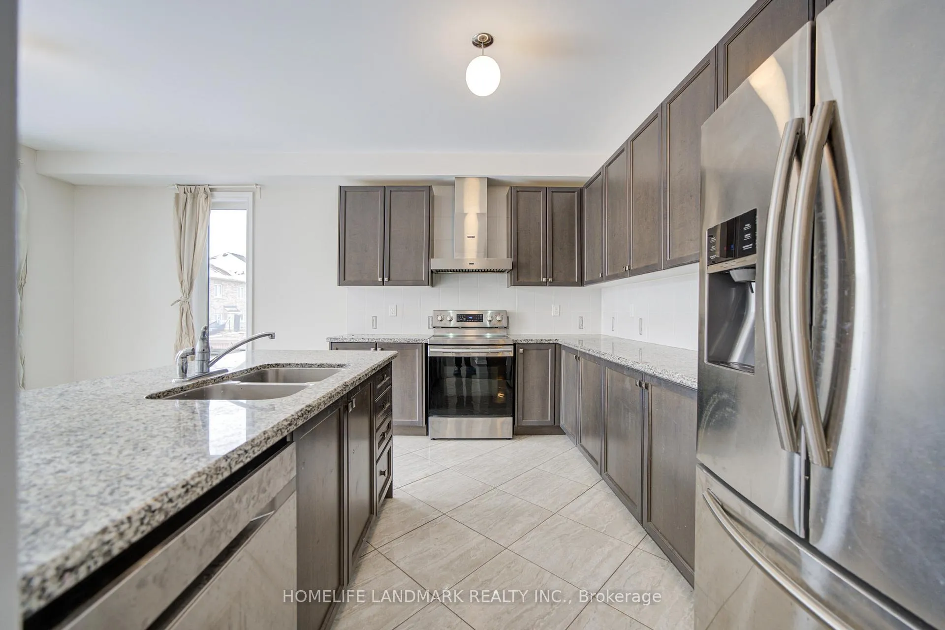 Photo 22 of 9 Rotondo Crescent, Vaughan, Kleinburg — HOMEH