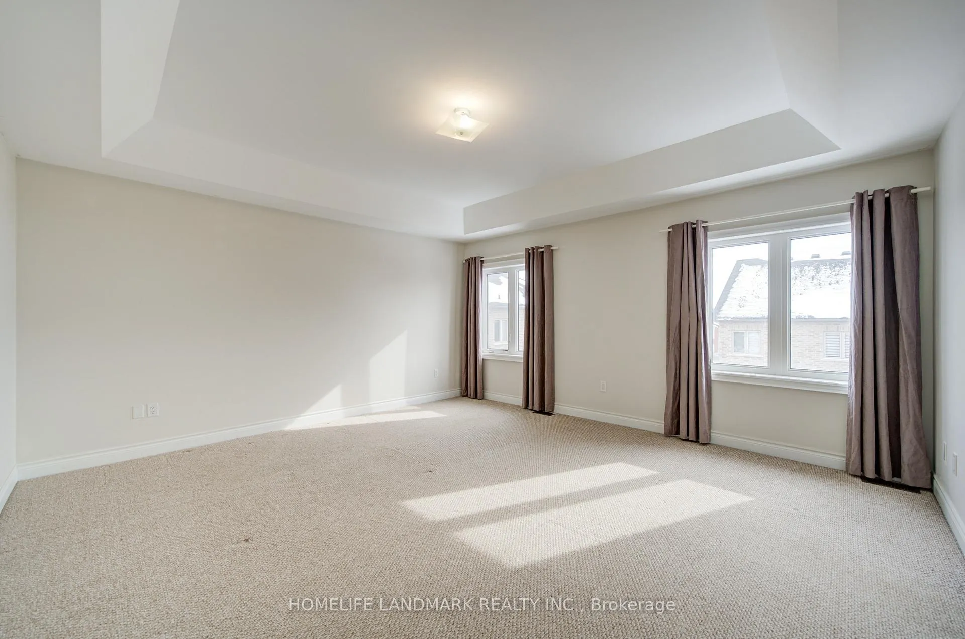 Photo 27 of 9 Rotondo Crescent, Vaughan, Kleinburg — HOMEH