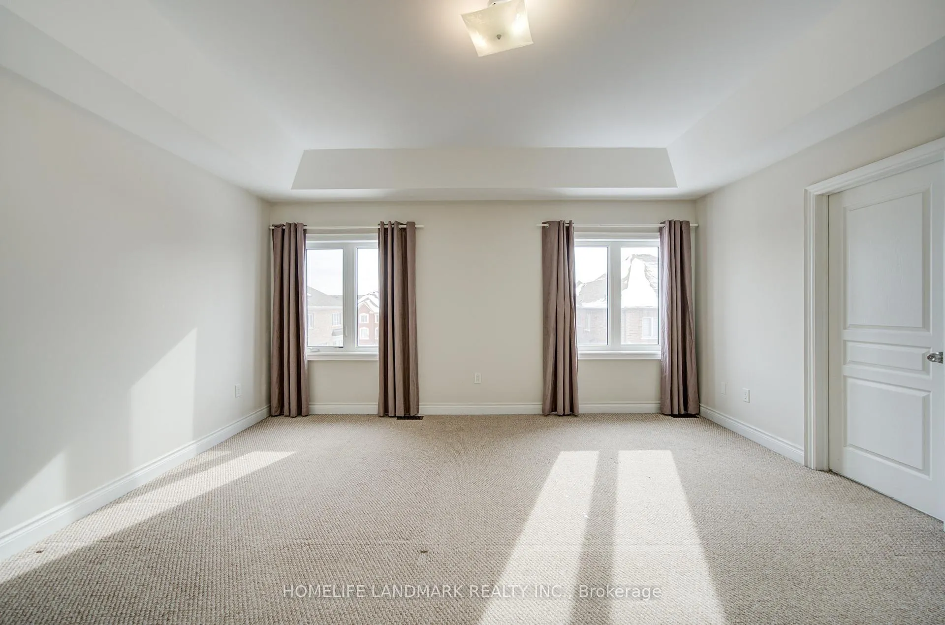 Photo 28 of 9 Rotondo Crescent, Vaughan, Kleinburg — HOMEH
