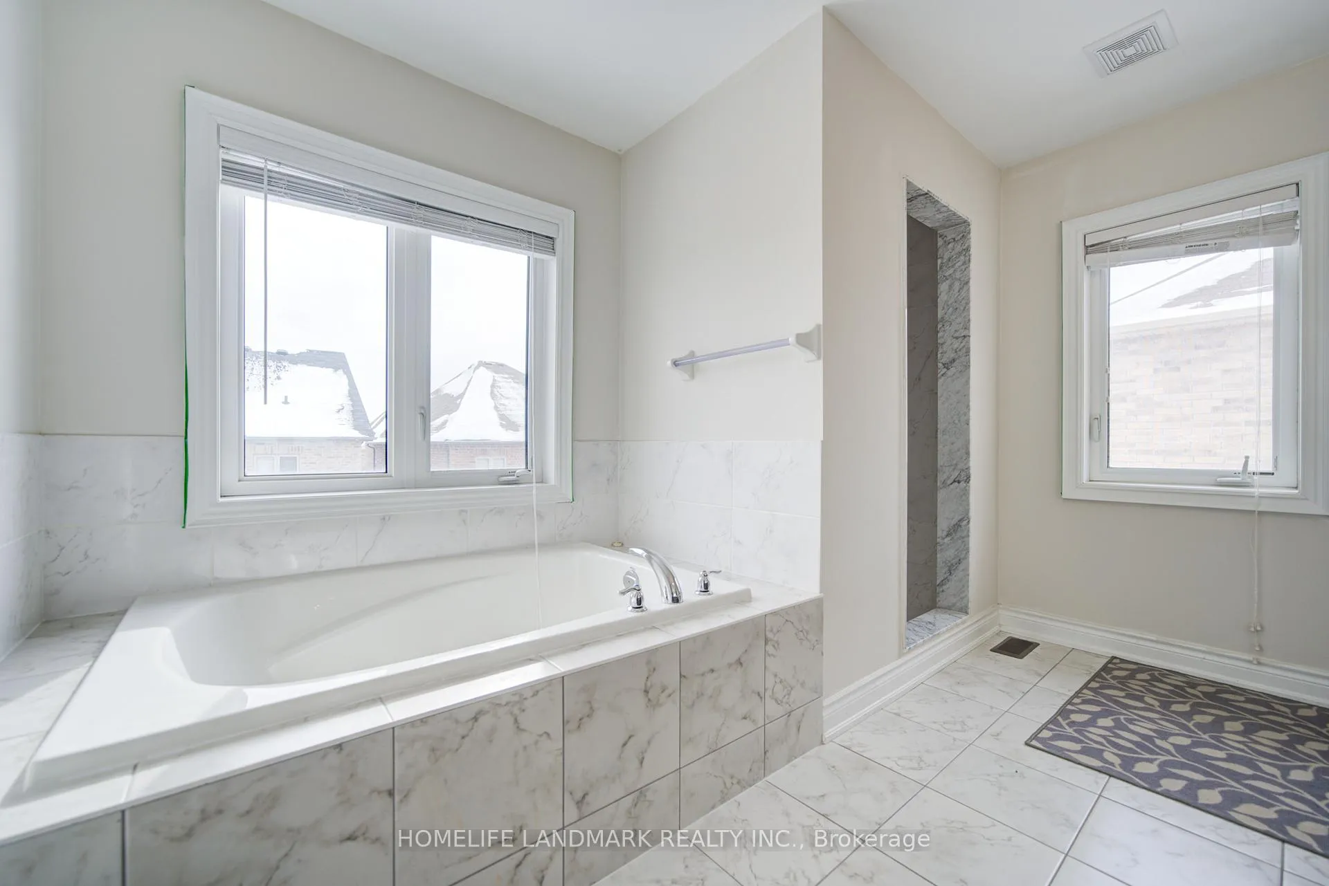 Photo 31 of 9 Rotondo Crescent, Vaughan, Kleinburg — HOMEH