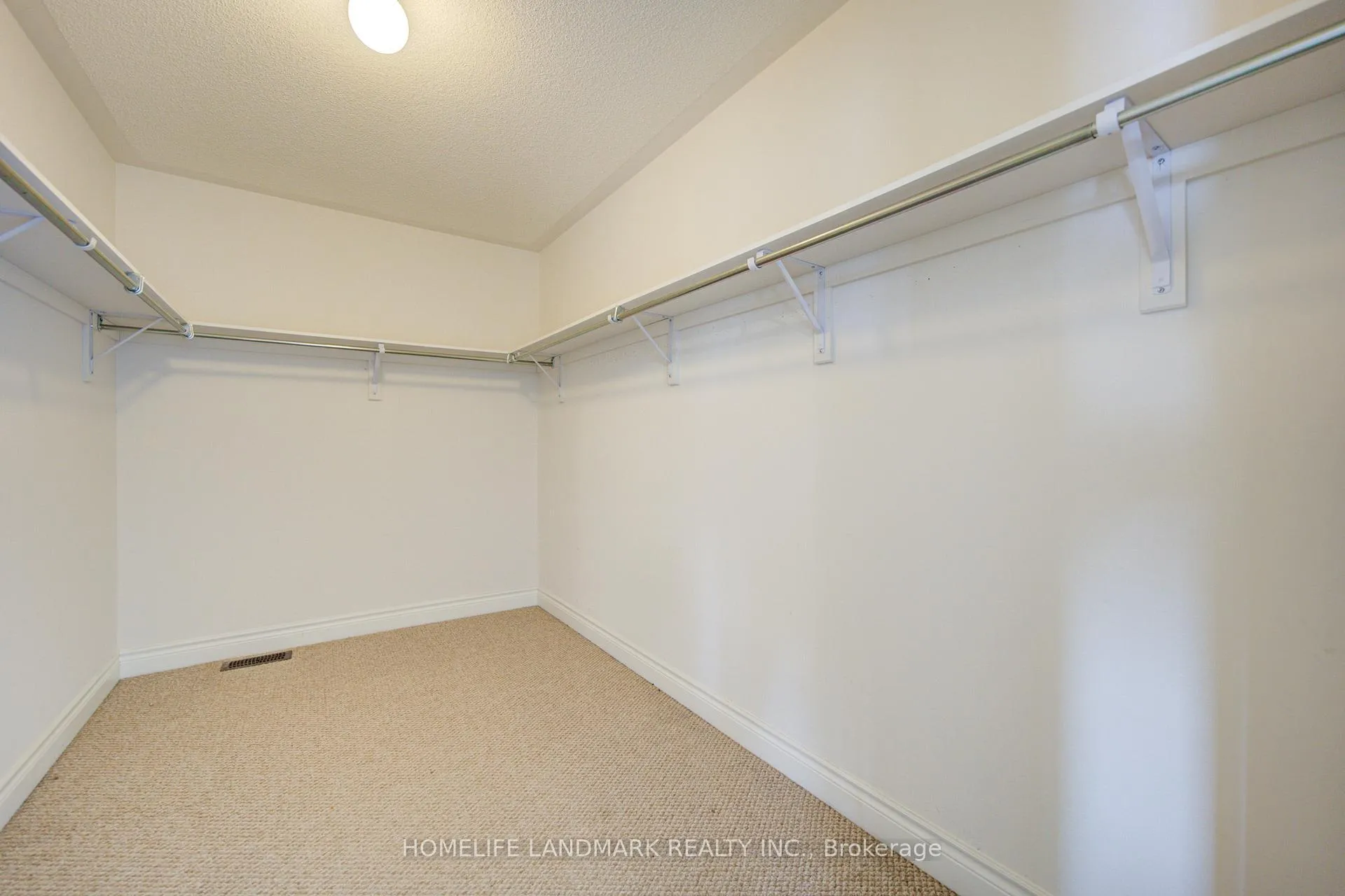 Photo 32 of 9 Rotondo Crescent, Vaughan, Kleinburg — HOMEH