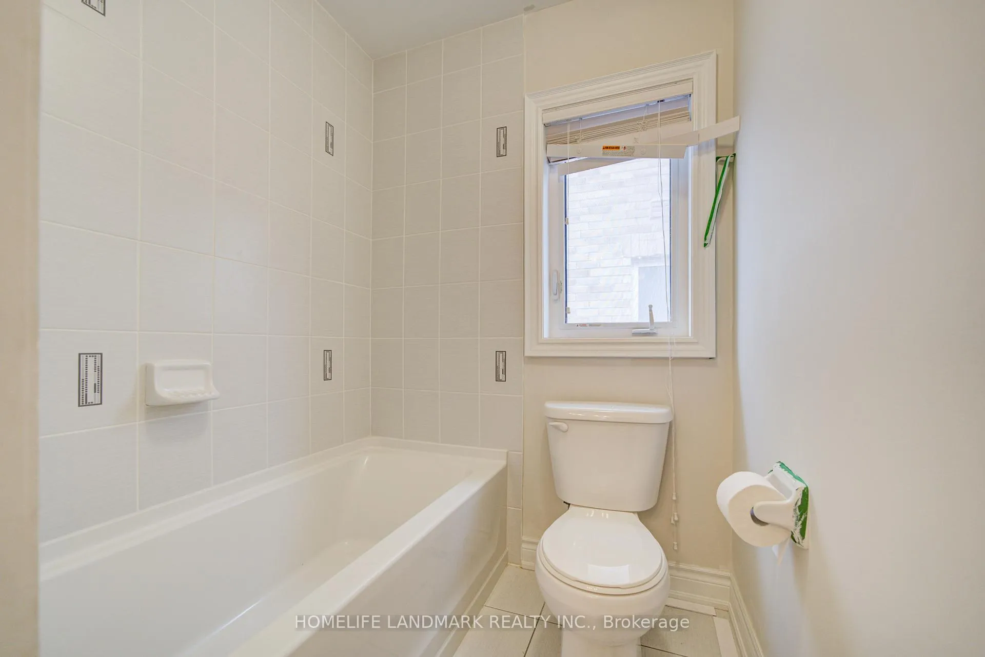 Photo 36 of 9 Rotondo Crescent, Vaughan, Kleinburg — HOMEH