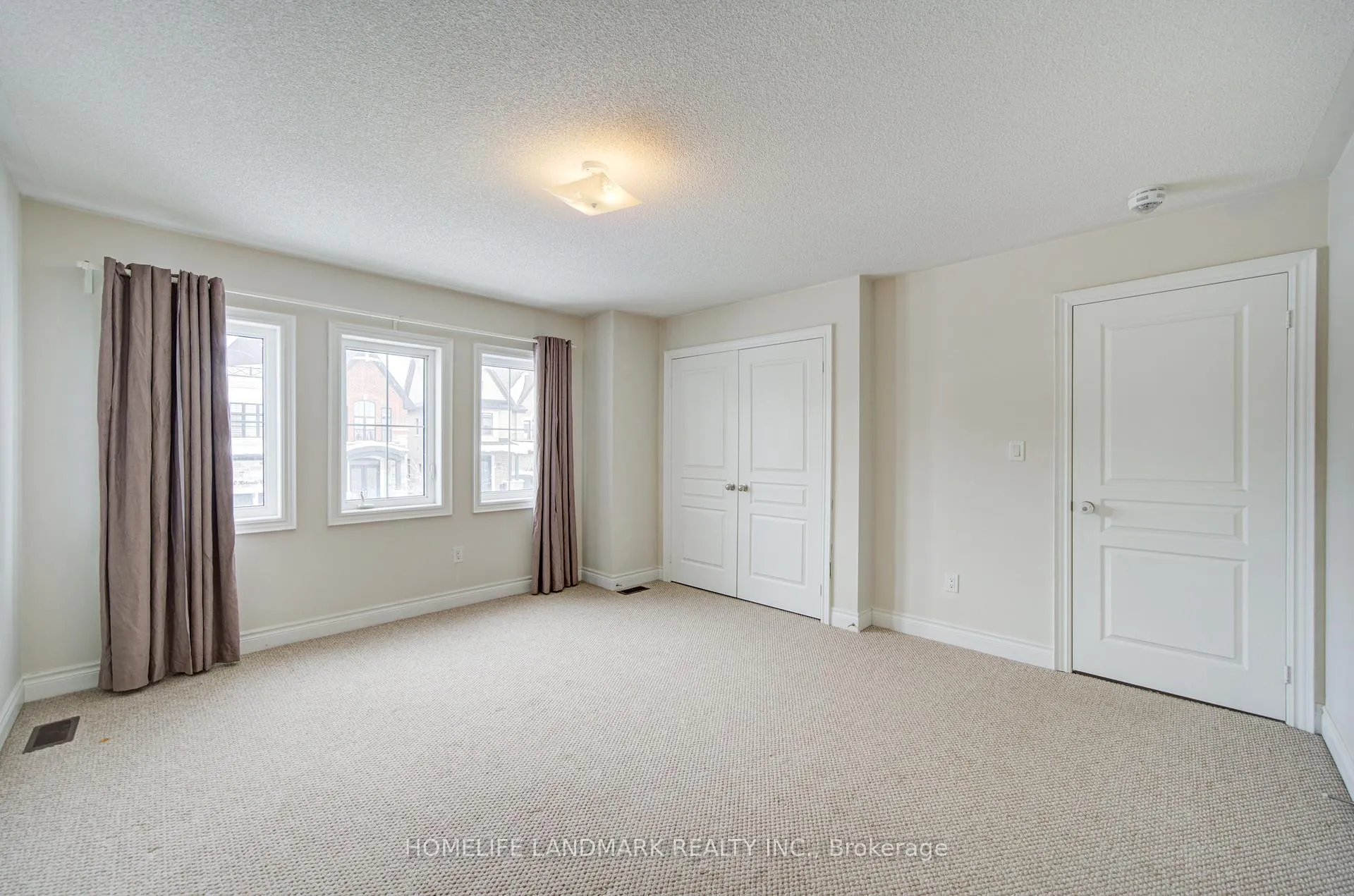 Photo 38 of 9 Rotondo Crescent, Vaughan, Kleinburg — HOMEH