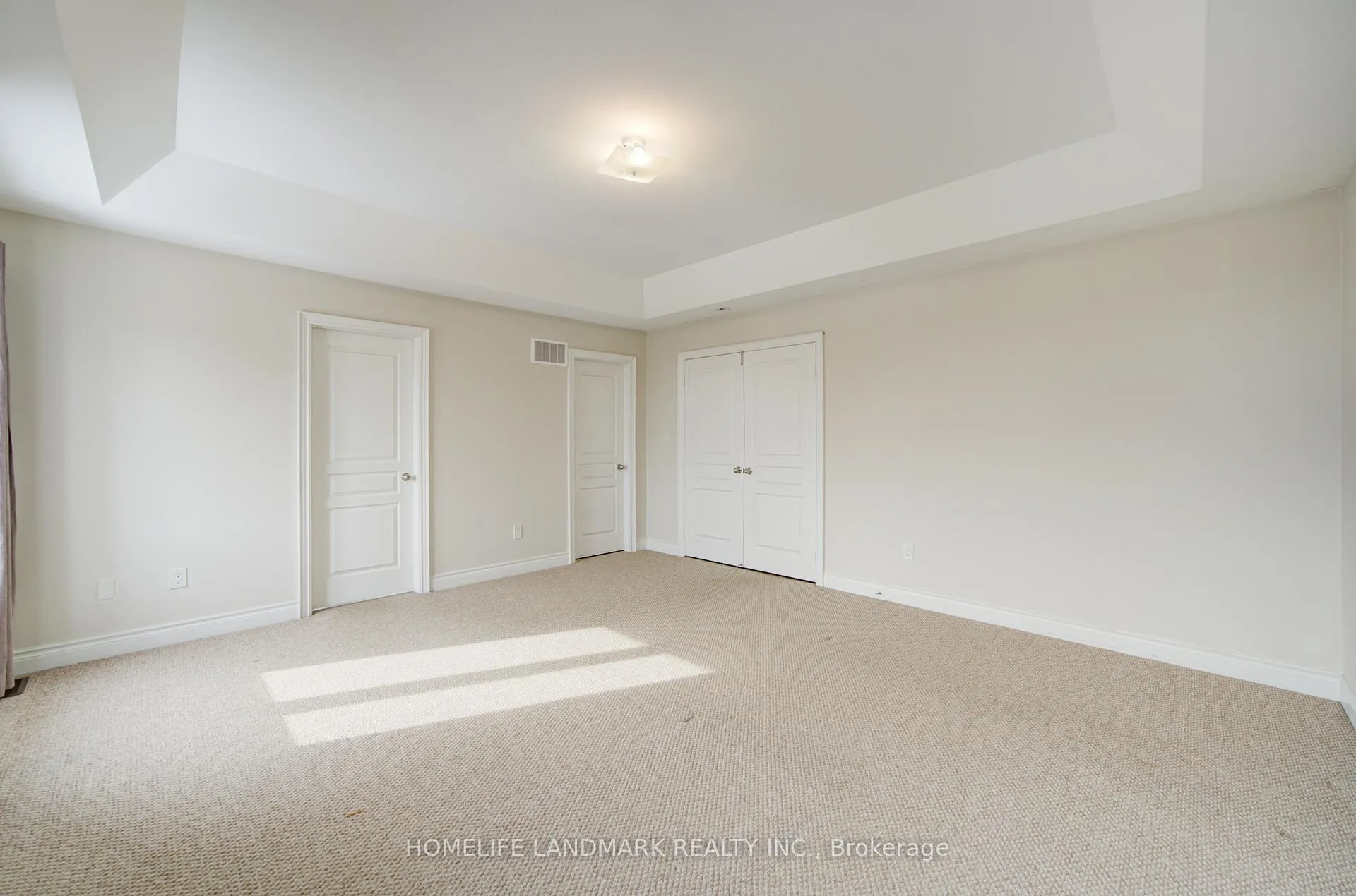 Photo 39 of 9 Rotondo Crescent, Vaughan, Kleinburg — HOMEH