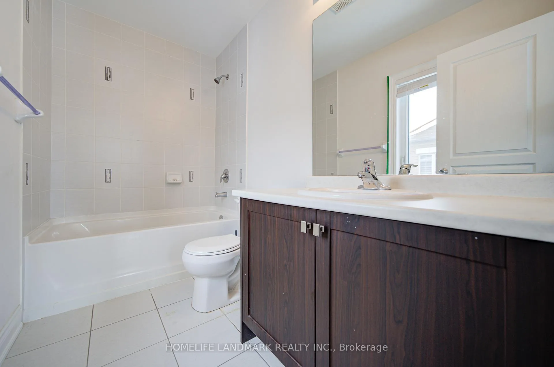 Photo 40 of 9 Rotondo Crescent, Vaughan, Kleinburg — HOMEH