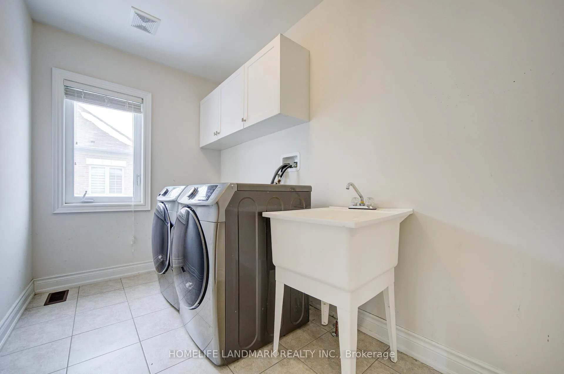 Photo 42 of 9 Rotondo Crescent, Vaughan, Kleinburg — HOMEH