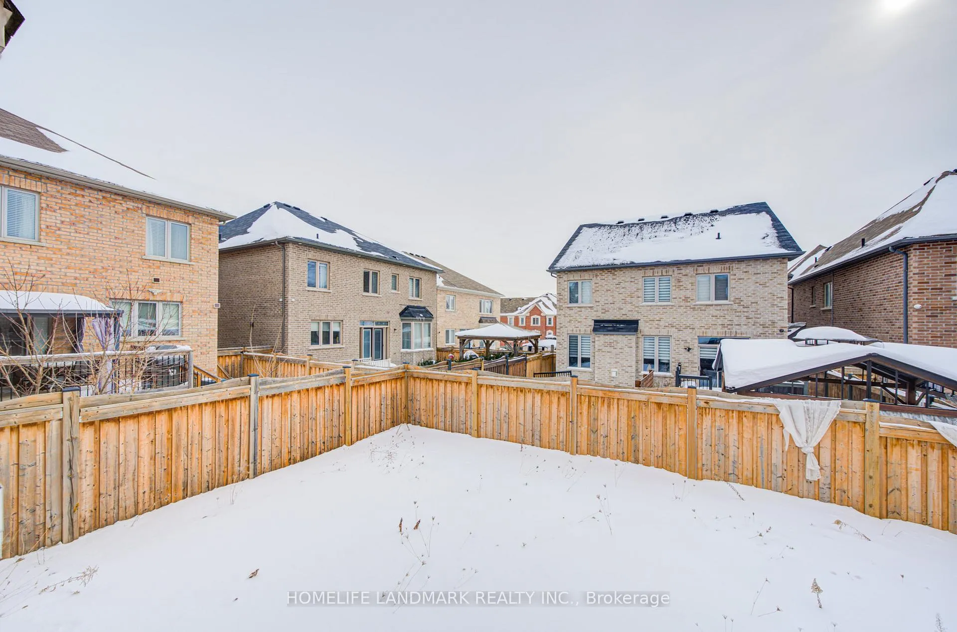 Photo 43 of 9 Rotondo Crescent, Vaughan, Kleinburg — HOMEH