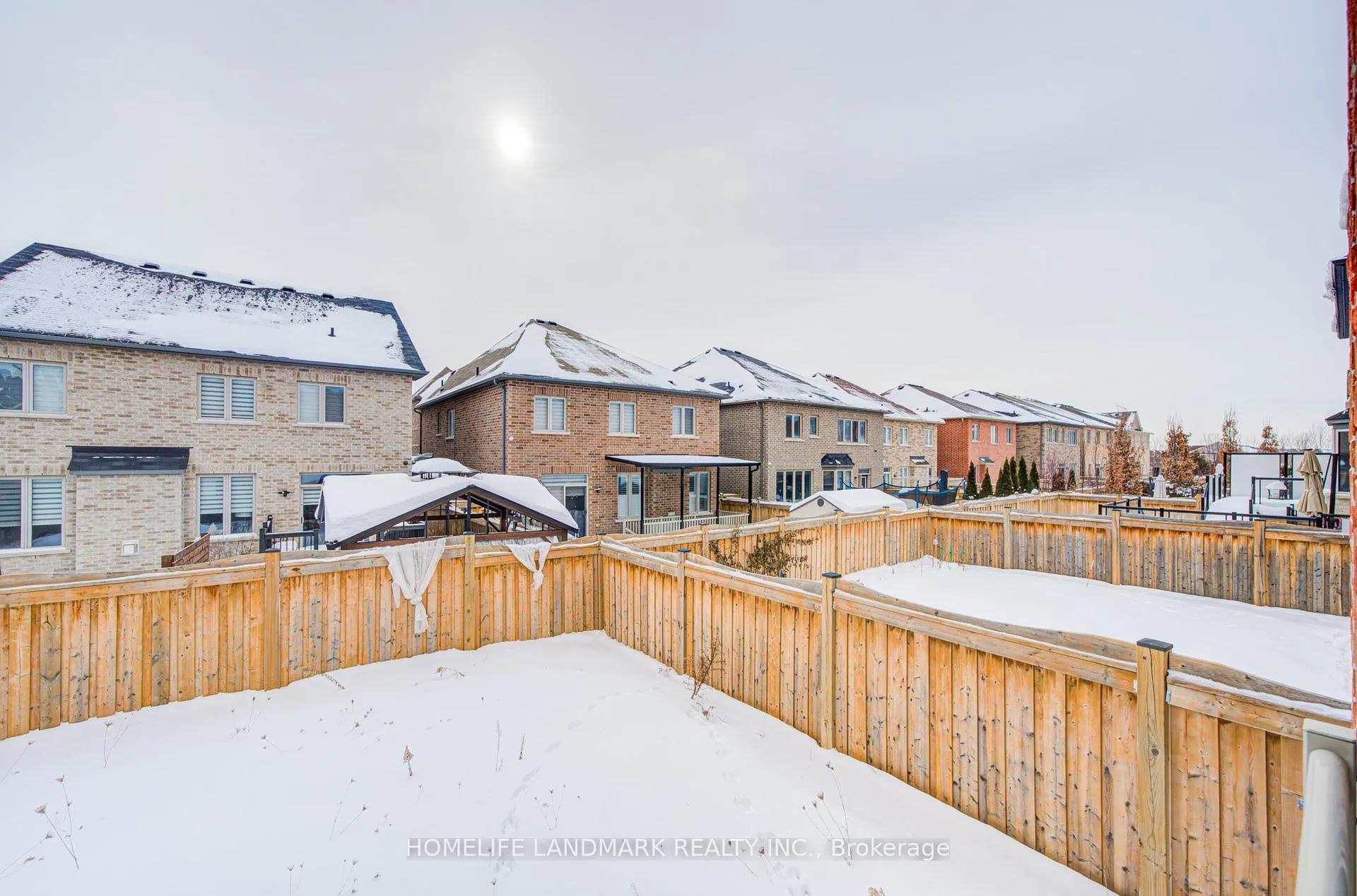 Photo 45 of 9 Rotondo Crescent, Vaughan, Kleinburg — HOMEH