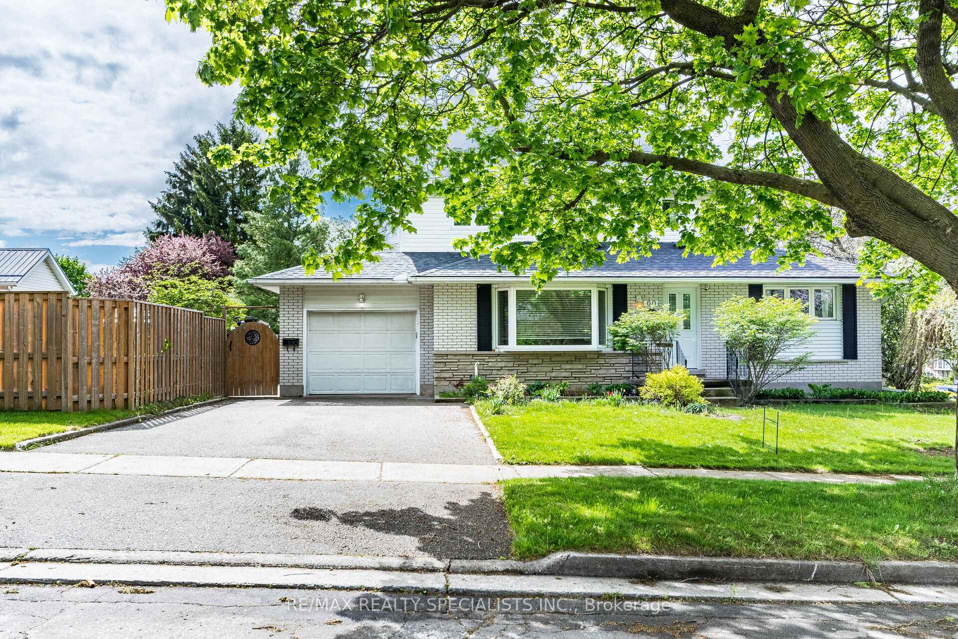 Front of 60 Kenwood Crescent