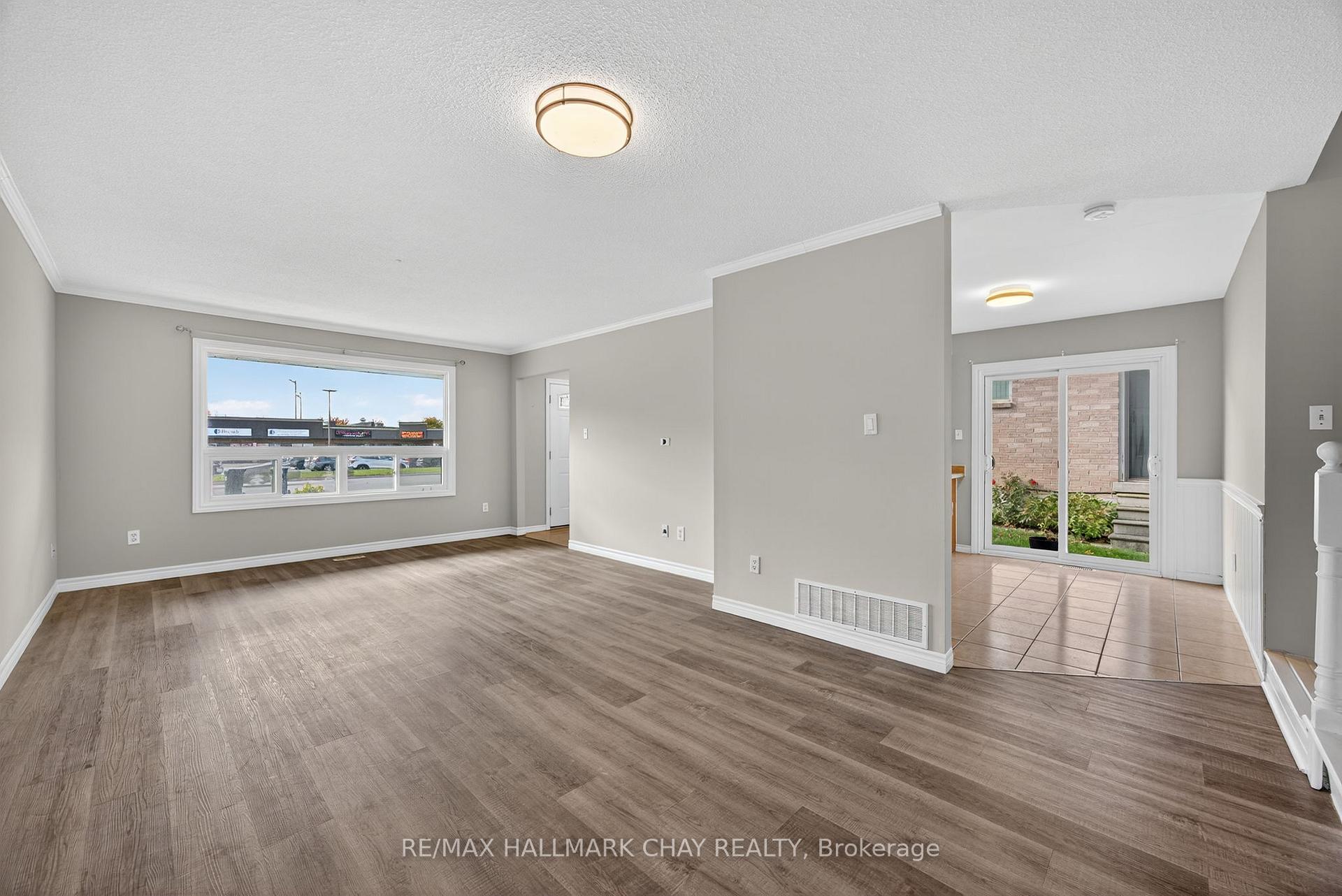 Photo 12 of 419 Leacock Drive, Barrie, Letitia Heights — HOMEH